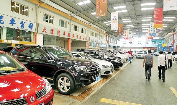 دومین افت فروش ماهانه خودرو در چین