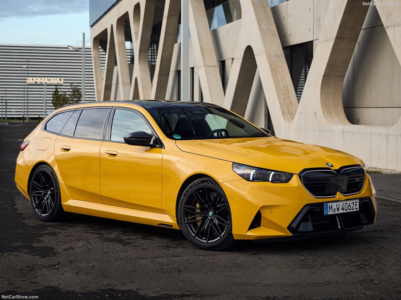 تصویر روز؛BMW M5 Touring Speed Yellow (2025)