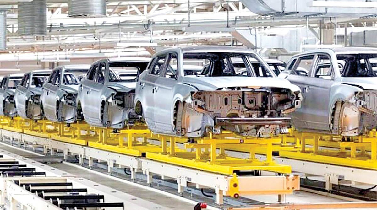 قیمت خودرو طبق تورم تولیدکننده بررسی می‌شود