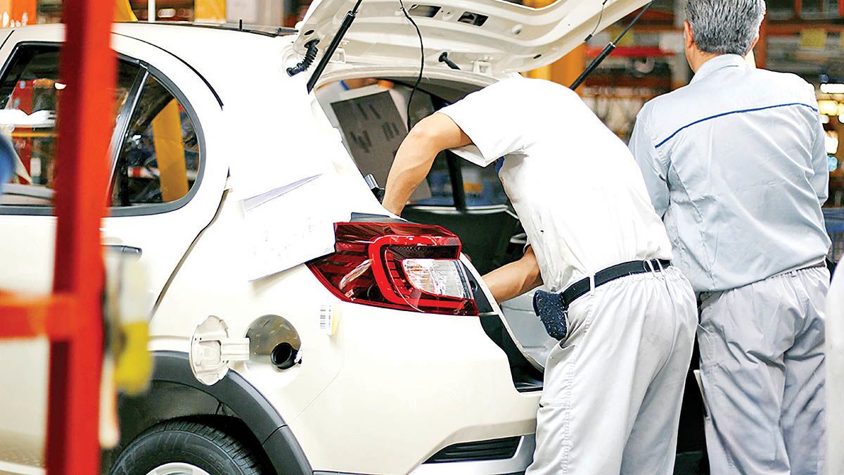 افت خرید مواد اولیه توسط خودروسازان