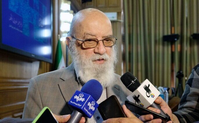 چمران: خرید هر دستگاه اتوبوس معمولی شهری ۲۰ میلیارد تومان هزینه دارد