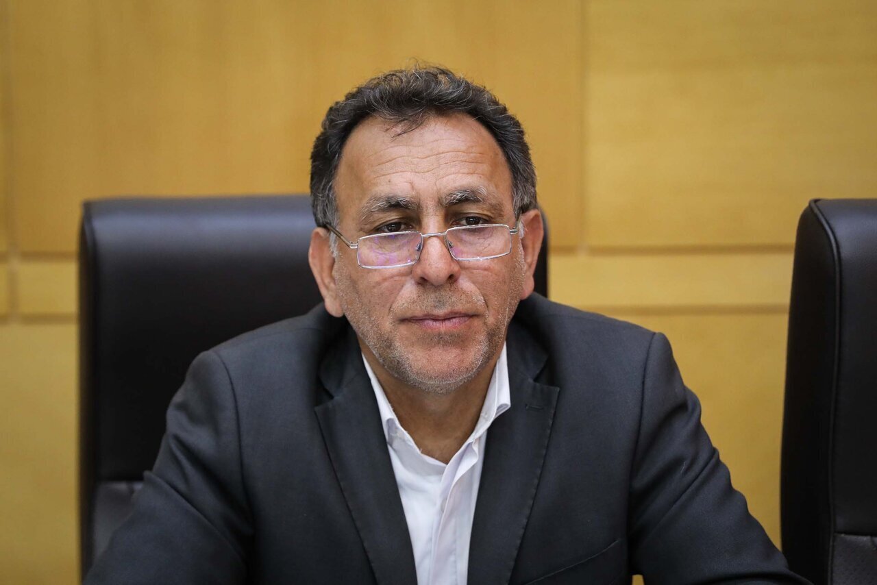 مجوز واردات انبوه خودروهای برقی و هیبریدی صادر شود