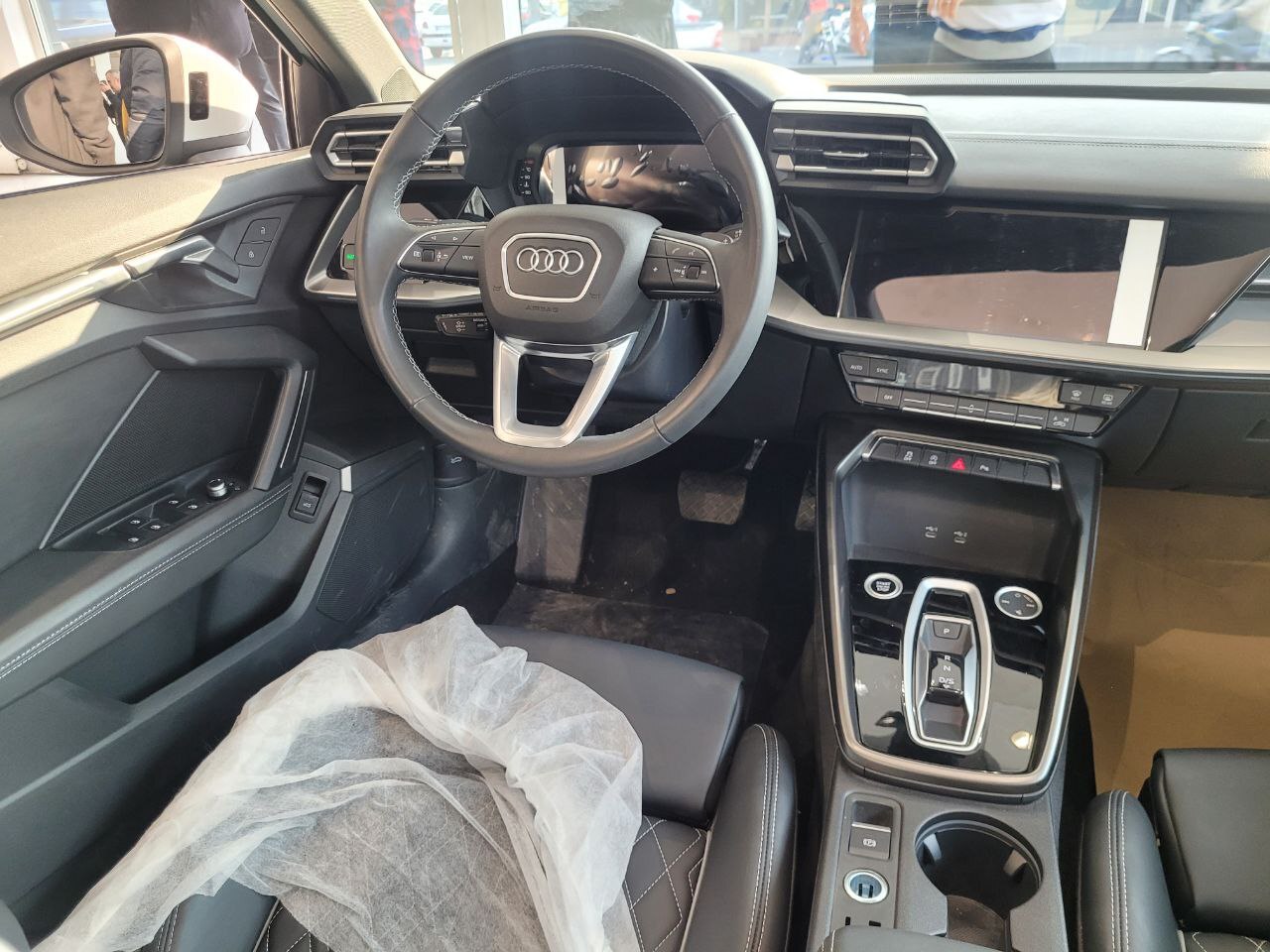 تحویل آئودی ها A3 نادینخودرو به جانبازان تحویل آئودی ها A3 نادینخودرو به جانبازان