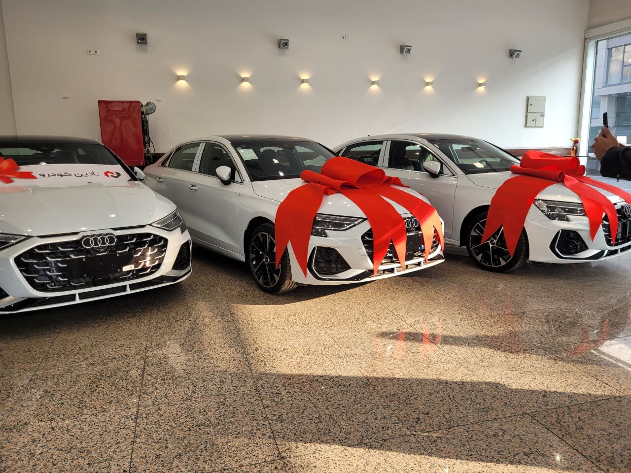 تحویل آئودی ها A3 نادینخودرو به جانبازان تحویل آئودی ها A3 نادینخودرو به جانبازان