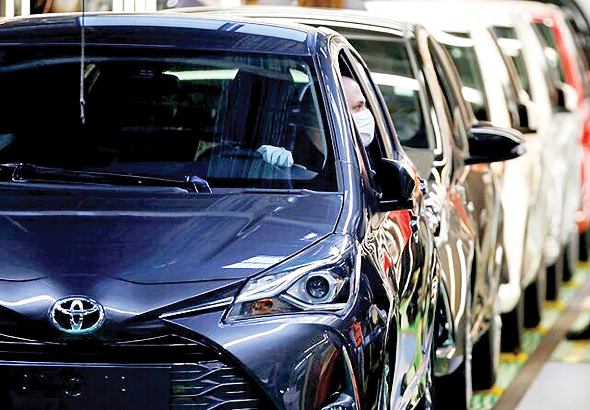 تویوتا پرفروش‌ترین خودروساز جهان شد