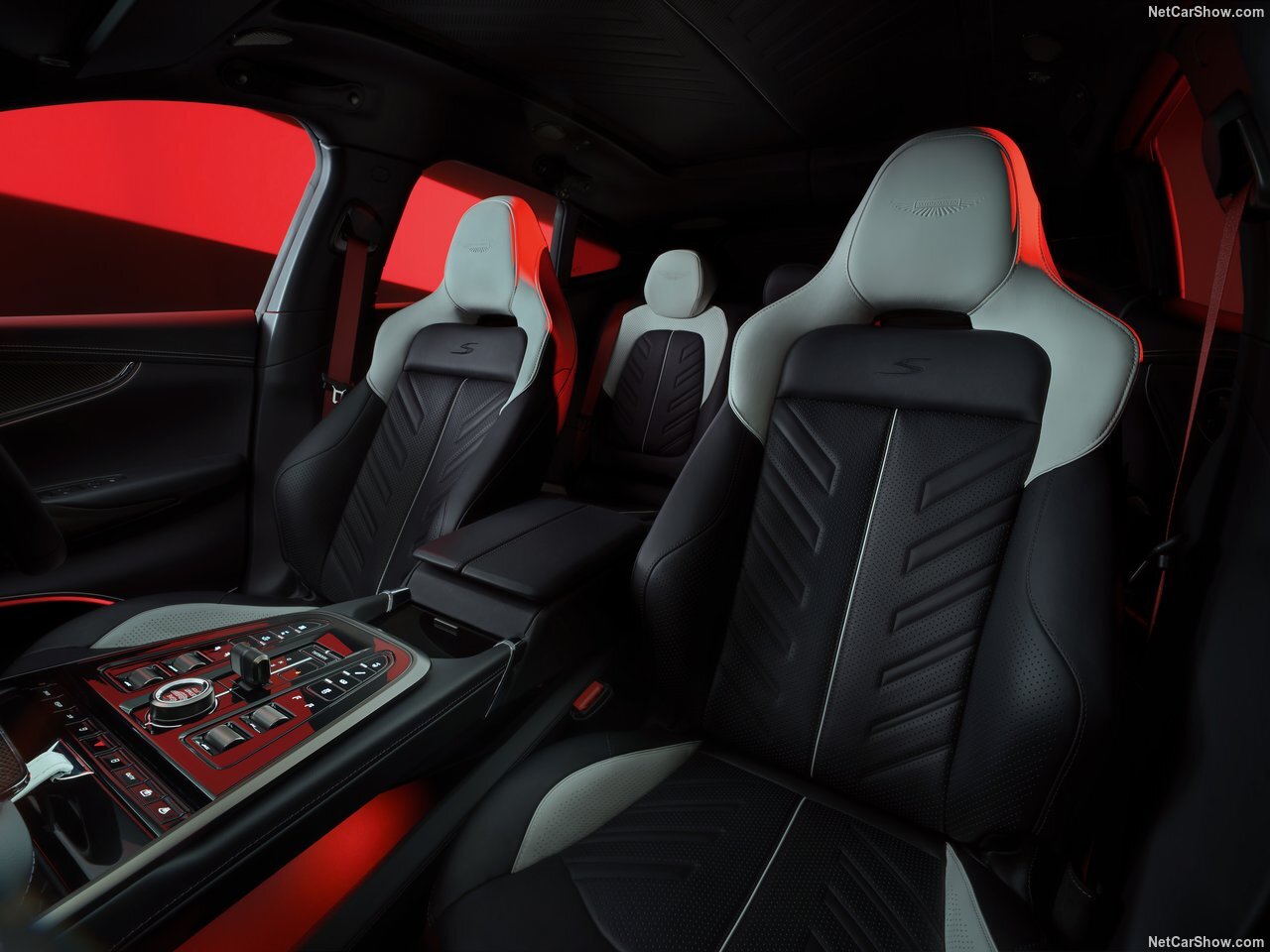 تصویر روز؛ Aston Martin DBX S (2026)