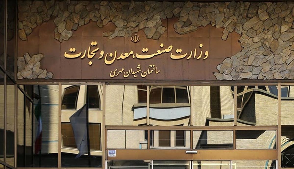 معاون وزارت صمت همراهی کرد؛ مدیرکل دفتر خودرو تهدید!