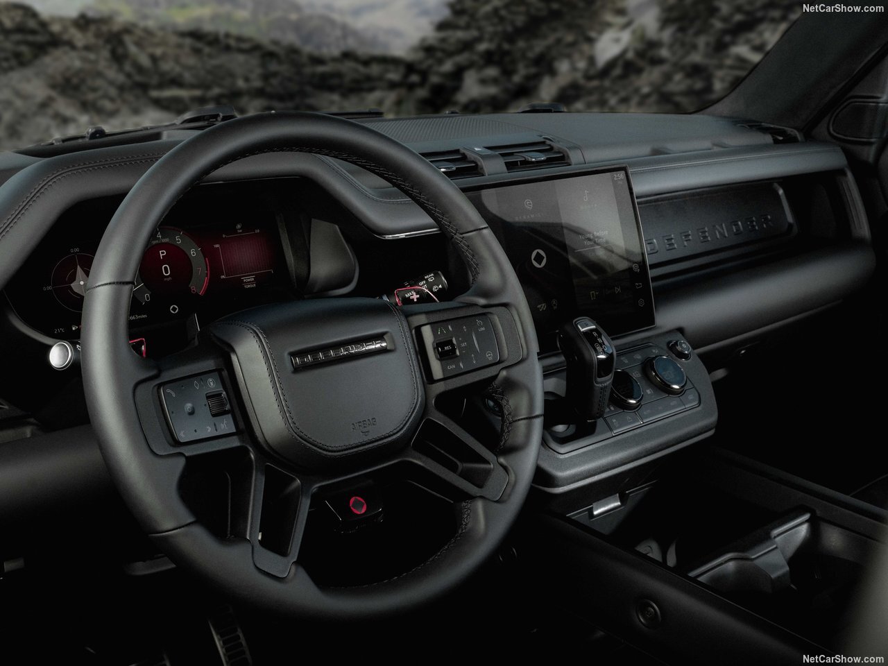 تصویر روز؛ Land Rover Defender Octa Black (2026)