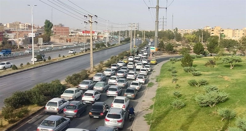 ترافیک سنگین در جاده چالوس/ مه‌گرفتگی در فیروزکوه