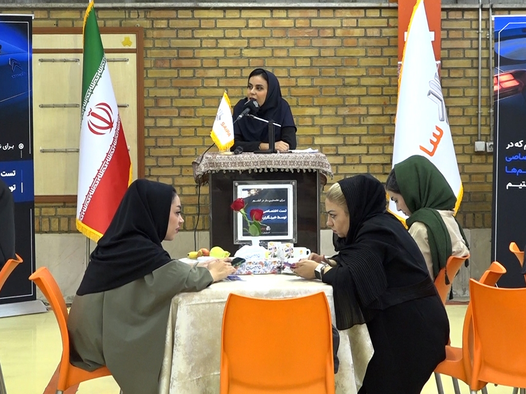 گزارش تصویری برنامه تست رانندگی خودرو سیتروئن C3-XR توسط بانوان خبرنگار