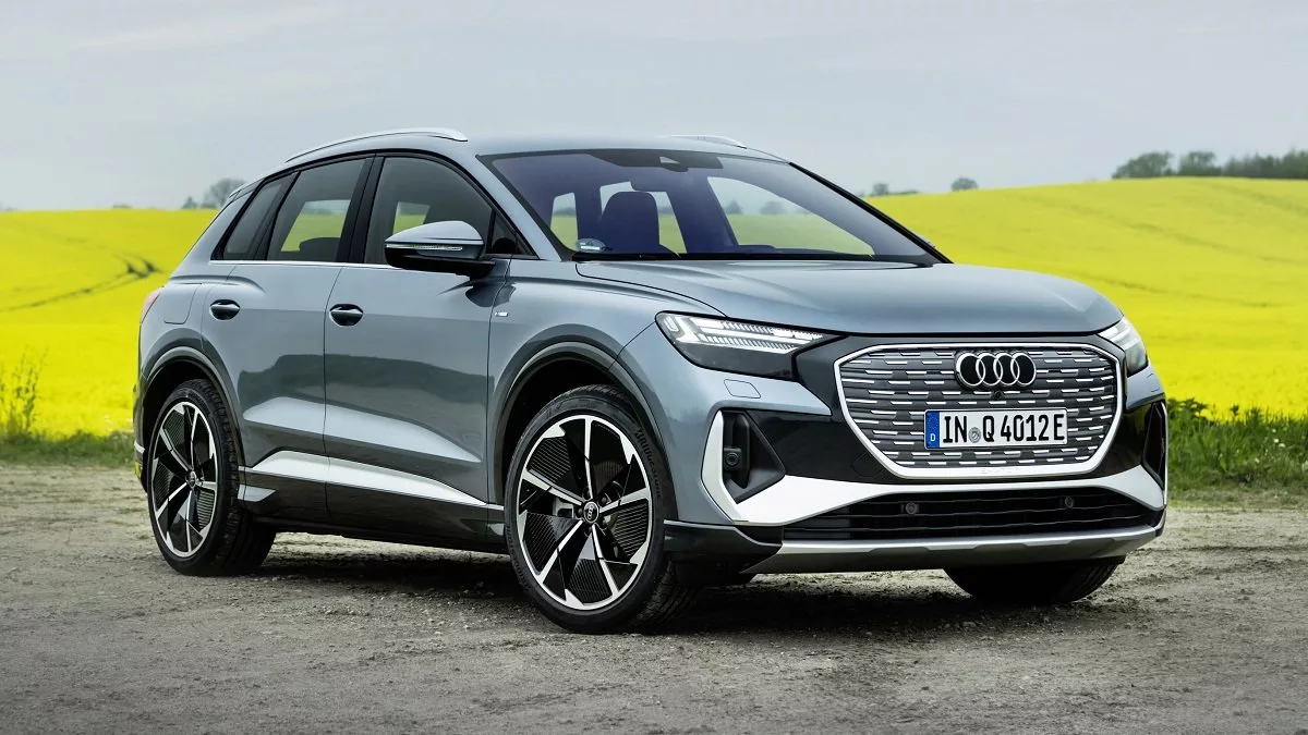 فروش ویژه مرداد ماه 1404 آئودی 40 Q4 e-tron