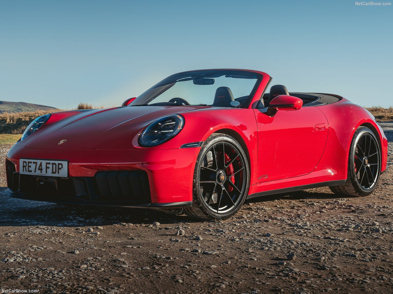 تصویر روز؛ Porsche 911 Carrera 4 GTS Cabriolet [UK] (2025)
