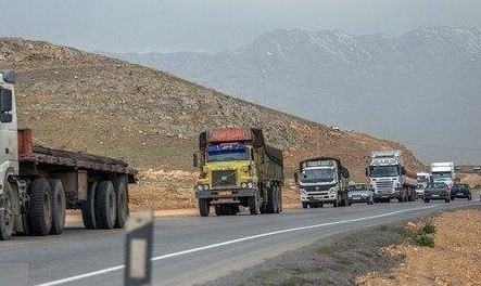 عوارض بالا، آسفالت خراب؛ انتقاد کامیونداران از وضعیت آزادراه‌ها!