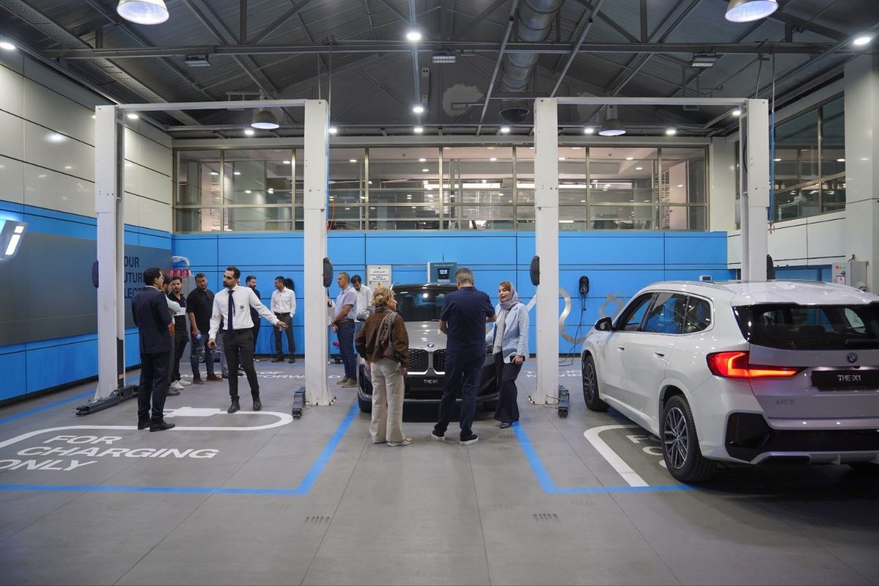 کلاس آموزشی خودروهای برقی BMW iX1 ویژه خریداران اولین بار توسط پرشیاخودرو برگزار شد