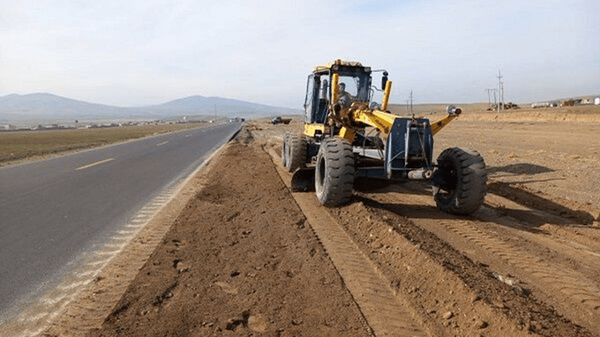 ترمیم هزاران کیلومتر از شریان‌های جاده‌ای کشور
