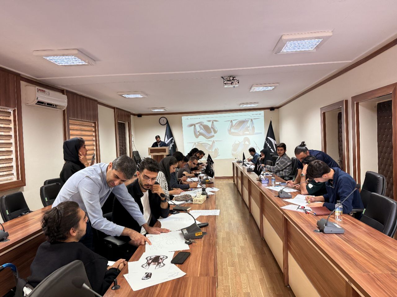 پایان مرحله منتورینگ و آموزش برگزیدگان مرحله اول مسابقه طراحی وسایل نقلیه عمودپرواز کرمان موتور پایان مرحله منتورینگ و آموزش برگزیدگان مرحله اول مسابقه طراحی وسایل نقلیه عمودپرواز کرمان موتور