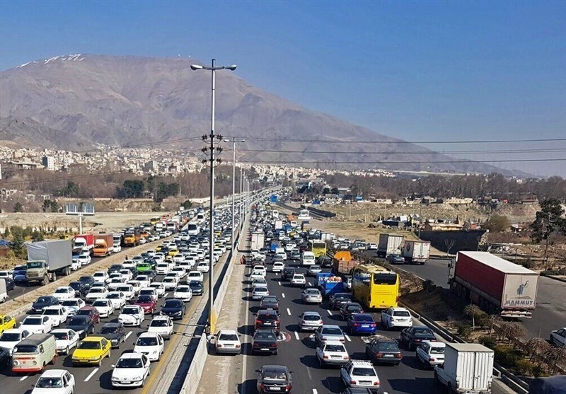 ترافیک سنگین در آزادراه قزوین-کرج/تردد روان در محورهای شمالی