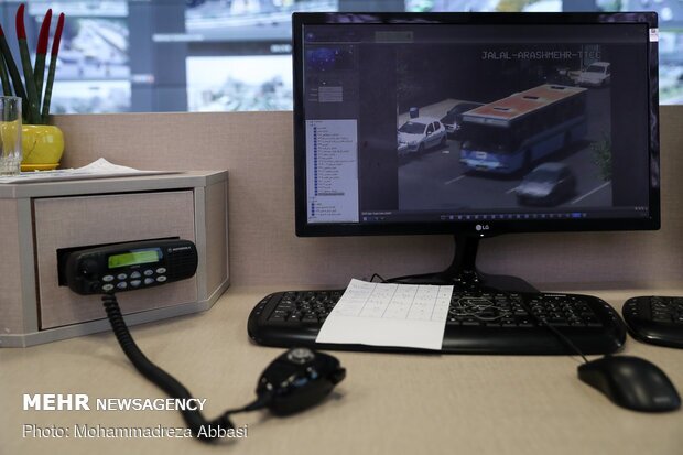 هوشمندسازی چراغهای راهنمایی و رانندگی و نظارت تصویری معابر هوشمندسازی چراغهای راهنمایی و رانندگی و نظارت تصویری معابر