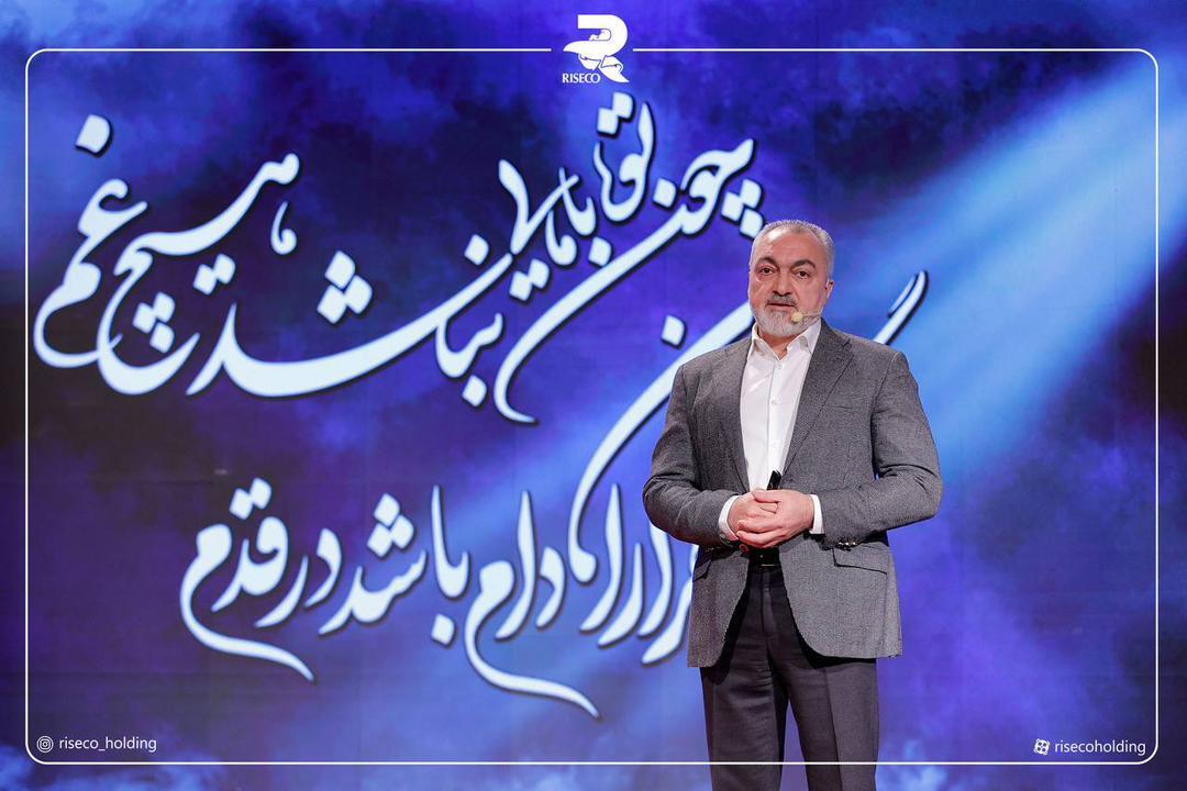 تحول از لحظهای آغاز میشود که به خودمان ایمان بیاوریم تحول از لحظهای آغاز میشود که به خودمان ایمان بیاوریم