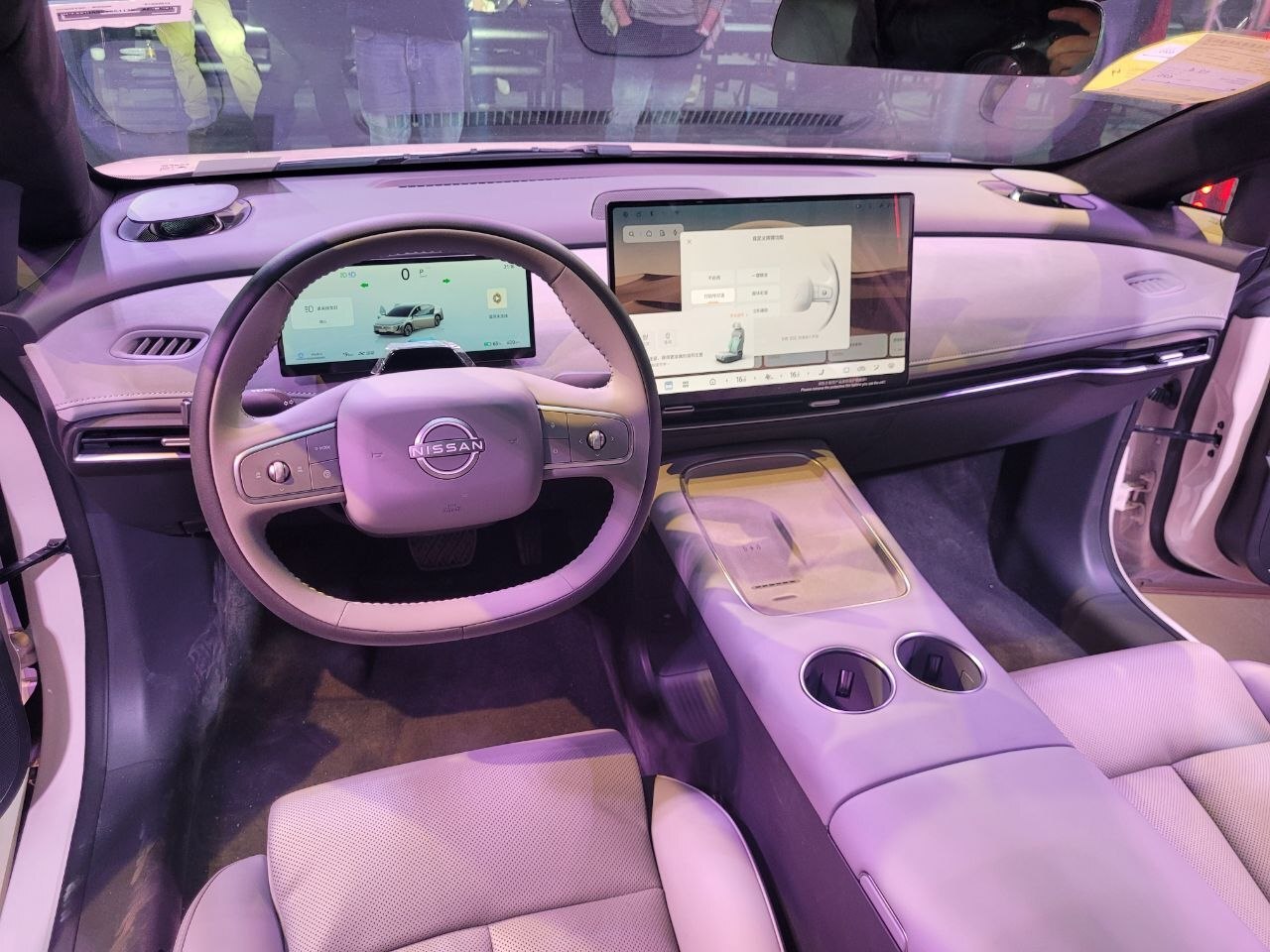 نیسان N7 سدان جذاب تمام برقی رونمایی شد نیسان N7 سدان جذاب تمام برقی رونمایی شد