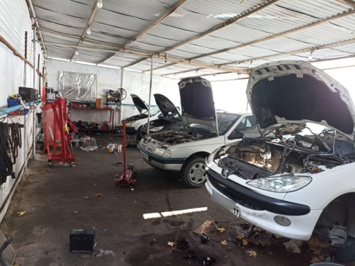 نابسامانی در تأمین قطعات خودرو؛ از انبار خودروساز تا بازار آزاد