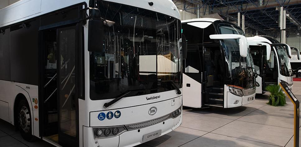 گروه بهمن با اتوبوس‌های شهری اسنا به نمایشگاه مشهد می‌رود