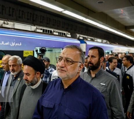 تحویل اولین رام قطار چینی برای ورود به متروی تهران/ ۵۷ اتوبوس دوکابین دیزلی به گمرک