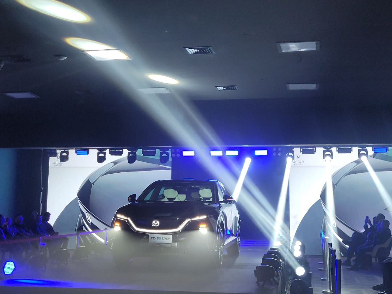 رونمایی مزدا EZ-60 EREV توسط آفتاب خودرو 