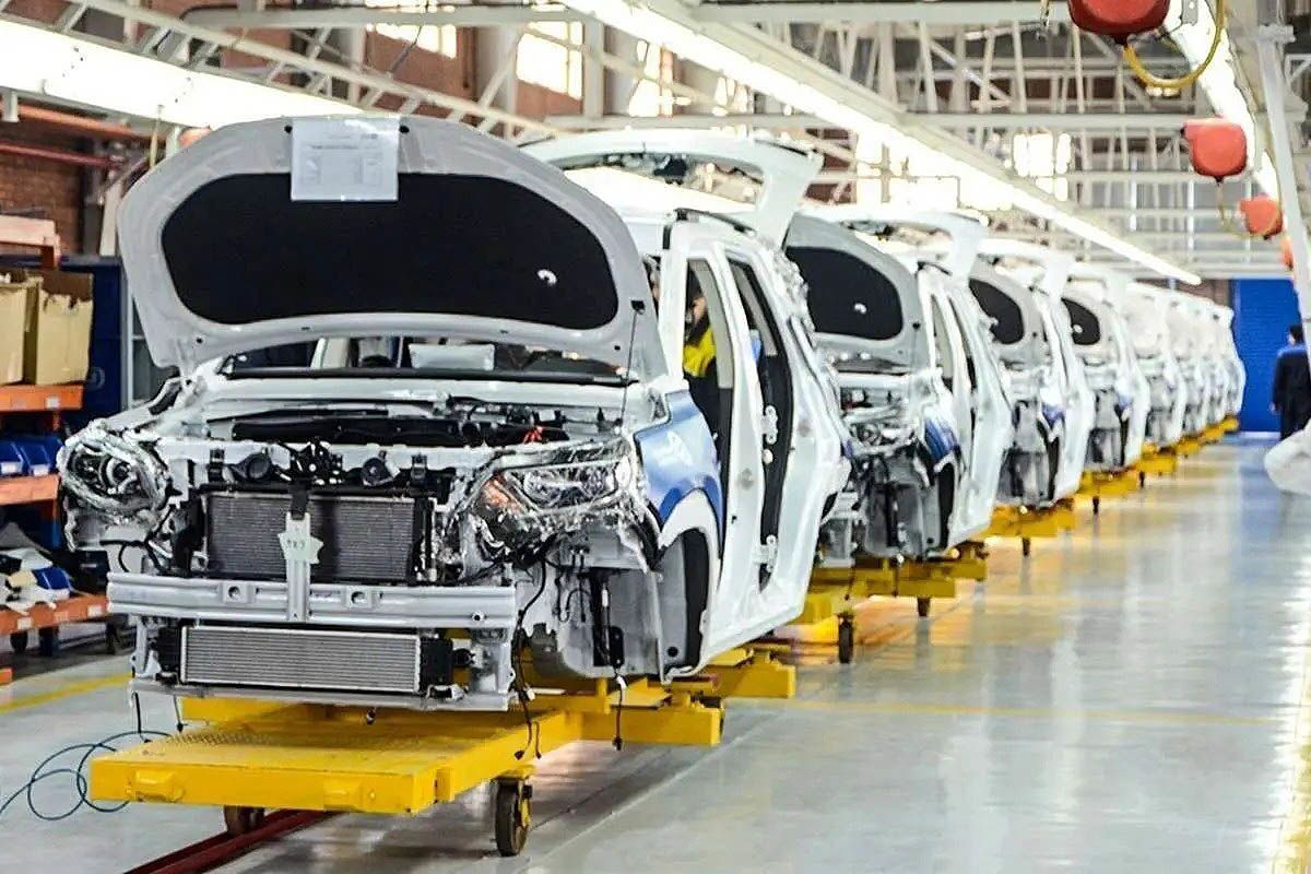 تناقض در سیاست‌گذاری، صنعت خودرو را در بن‌بست نگه داشته است