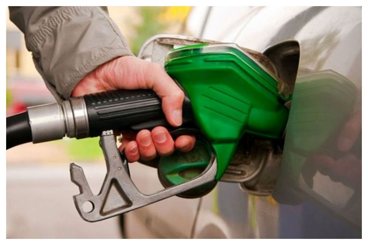 بنزین گران شد؛ دولت رسماً از 15 آذر نرخ 5 هزار تومانی را اعمال می کند
